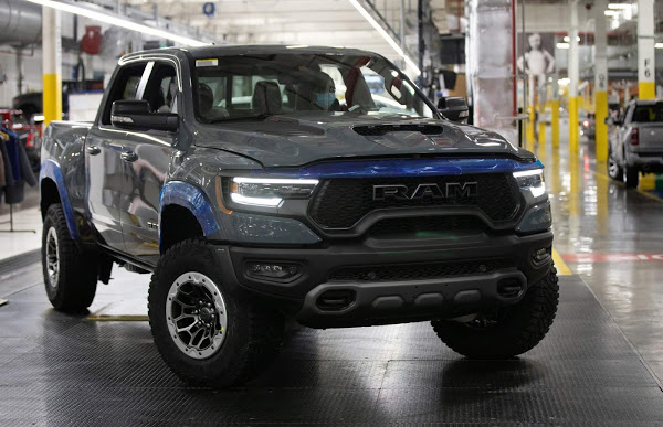 Ram 1500 RTX: 1ª unidade leiloada pelo equivalente a R$ 2,3 milhões